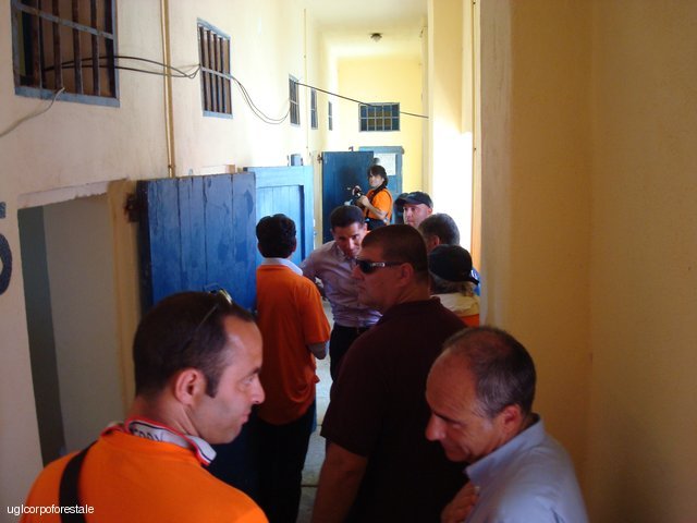 Asinara: visita agli operai della Vinyls