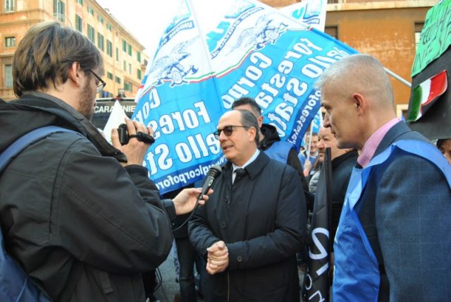 No all\'accorpamento del CFS
