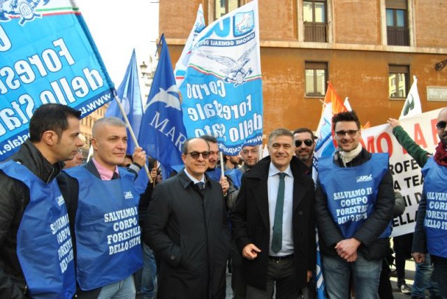 No all\'accorpamento del CFS