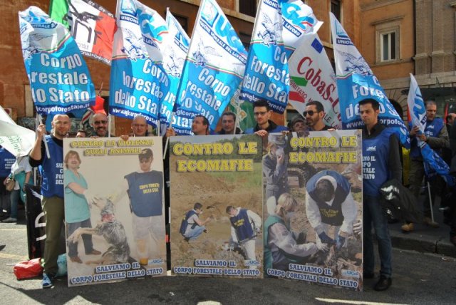 No all\'accorpamento del CFS